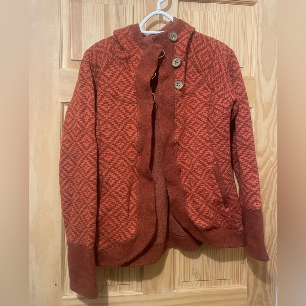 Marmot soft wool jacket with hood with 3 top buttons